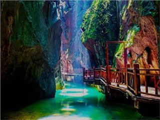 黃金周 ｜ 琉璃仙境！張家界朝陽(yáng)地縫提質(zhì)后重新開(kāi)放